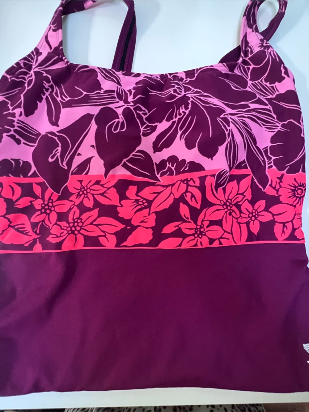 TYR Women's One Piece Swimsuit Hawaiian Floral Fuchsia Size 28